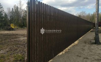 Забор из евроштакетника Naive MAROON - изображение