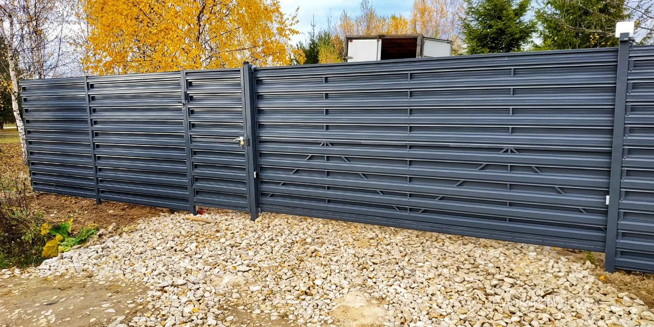 Сколько стоит 20 метров забора из профнастила