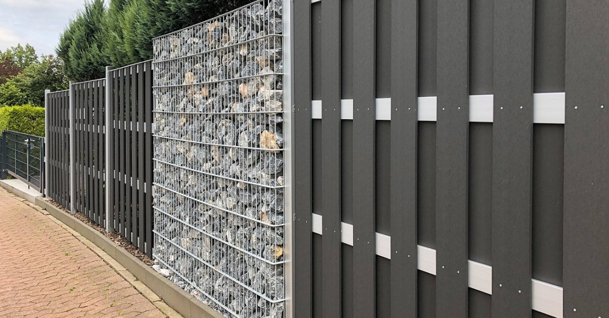 Металлические заборы всегда в моде