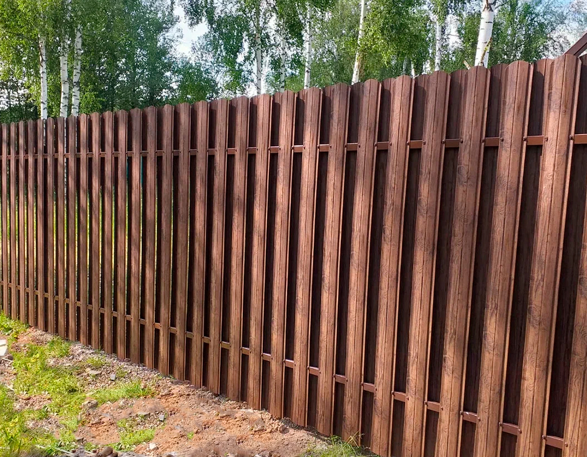 Фото заборов из евроштакетника - изображение