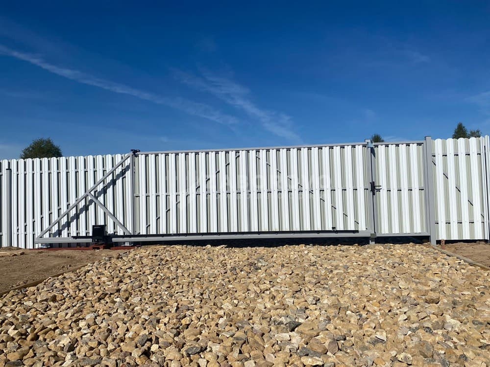 Откатные автоматические ворота серые (RAL 7004) - изображение