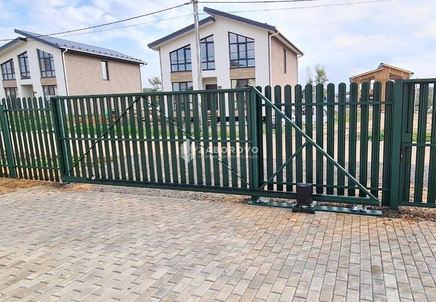 Откатные автоматические ворота зеленые (RAL 6005) - изображение