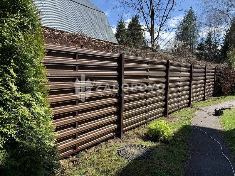 Забор-жалюзи из евроштакетника Премиум - изображение
